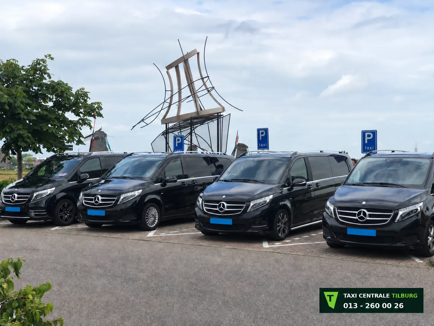 Mercedes-taxibussen van Taxi Centrale Tilburg